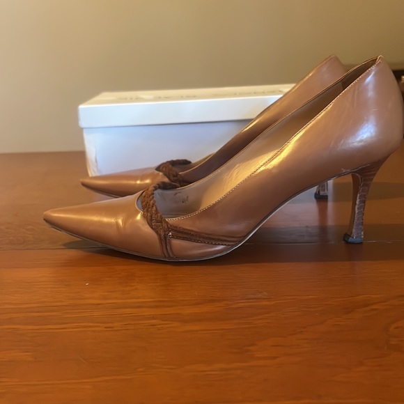 Manolo Blahnik High Heels! Size 8 1/2 or Euro 38 1/2 Camel color w/ braid detai - Picture 3 of 11